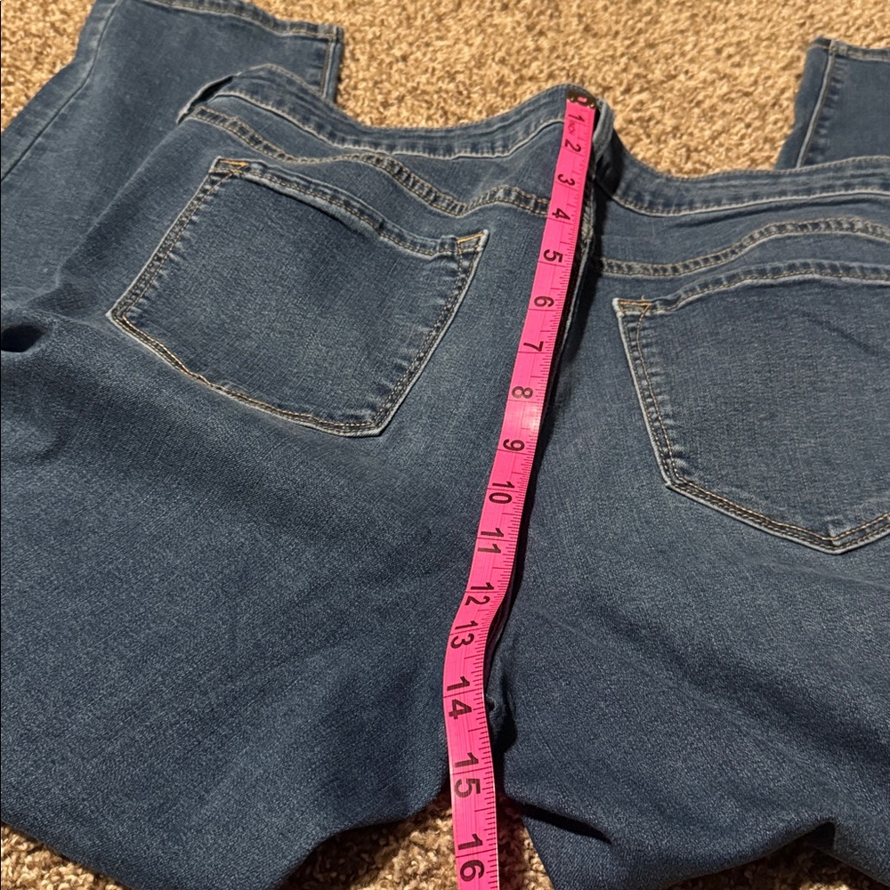 Old Navy Rockstar Midrise distressed stretch jeans (16P) - EUC! - Picture 9 of 9